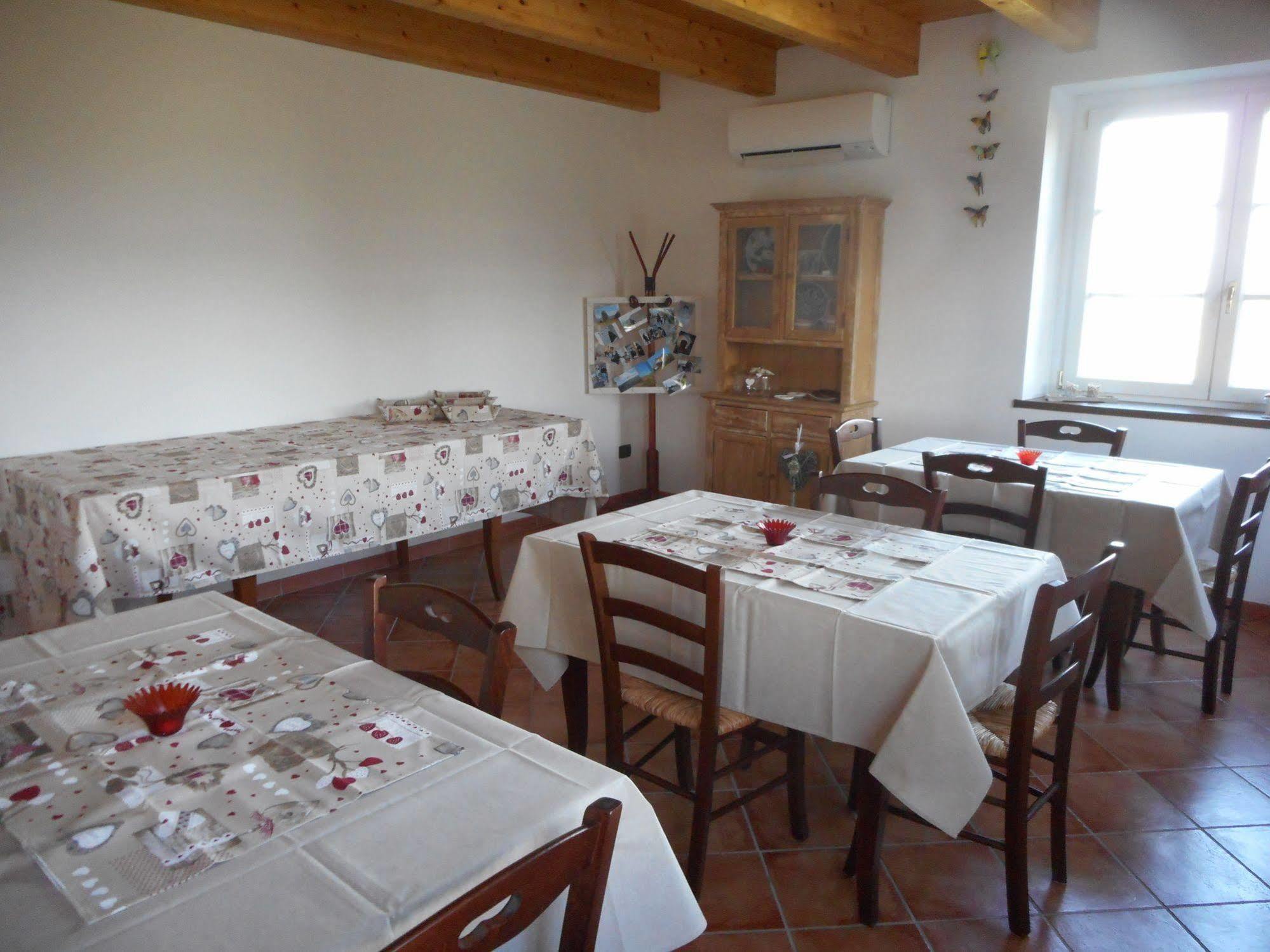 Agriturismo Cascina Serra Vakantieboerderij Cossano Belbo